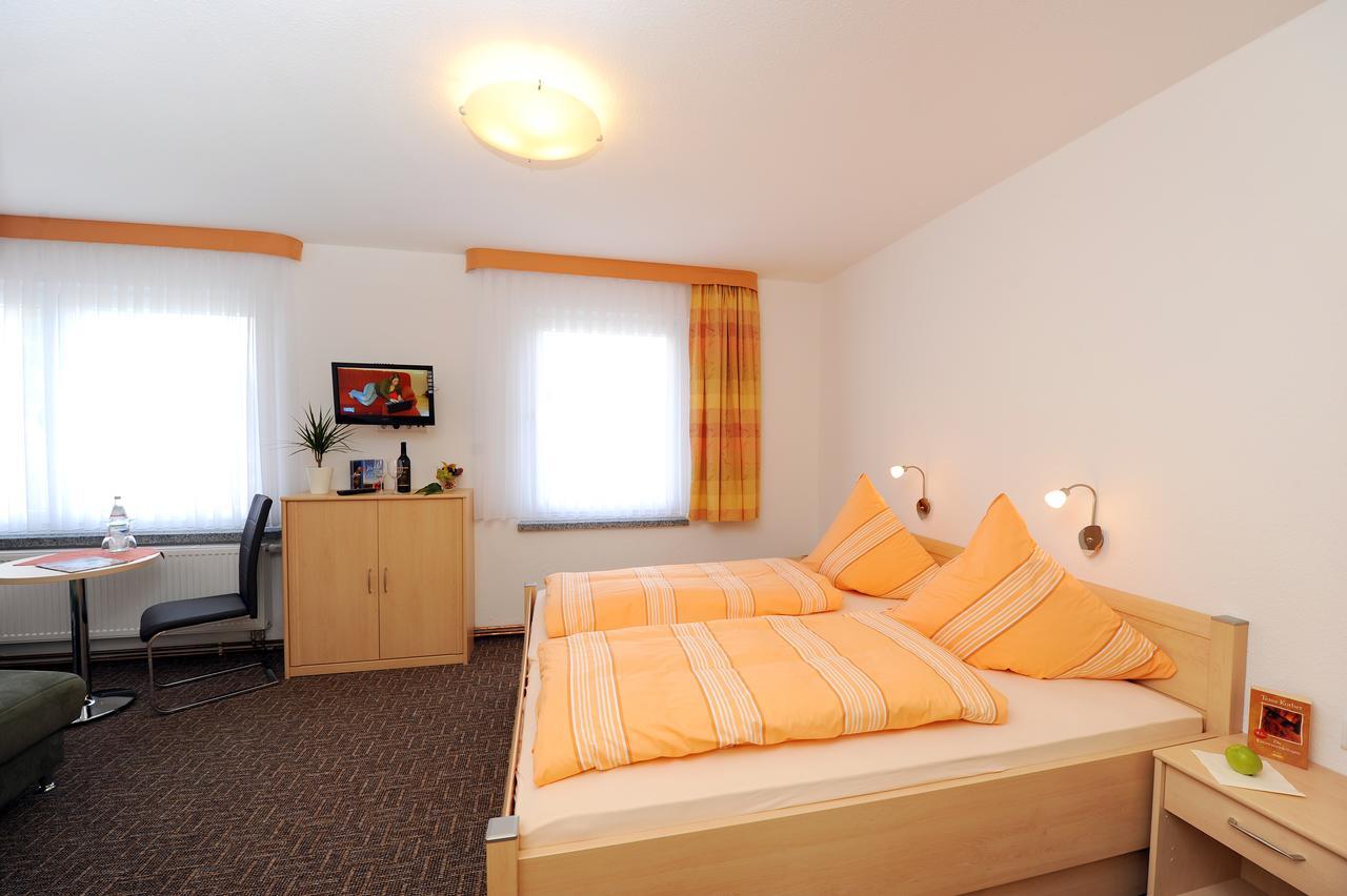 Hotel Zum Birkenhof Stechlin Bagian luar foto