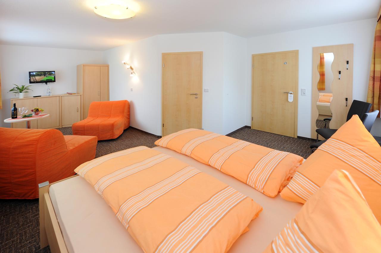 Hotel Zum Birkenhof Stechlin Bagian luar foto